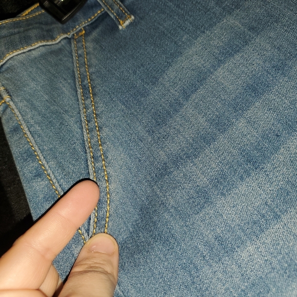 Cello Low Rise Flares SZ 5 Faux pockets but pockets on side of jeans raw hem - Picture 8 of 9